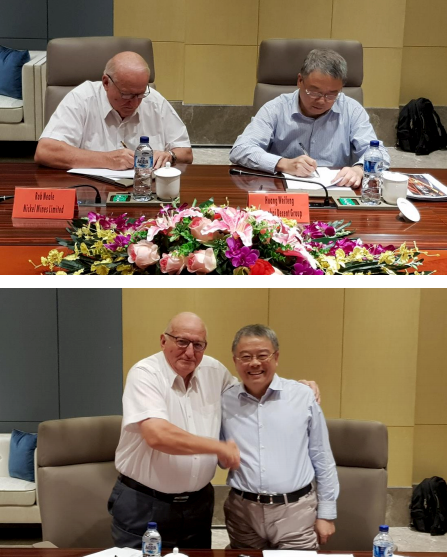 NIC chairman Rob Neale and Shanghai Decent chairman (and NIC director) Huang Weifeng inking the MOU to collaborate on the Ranger Nickel Project